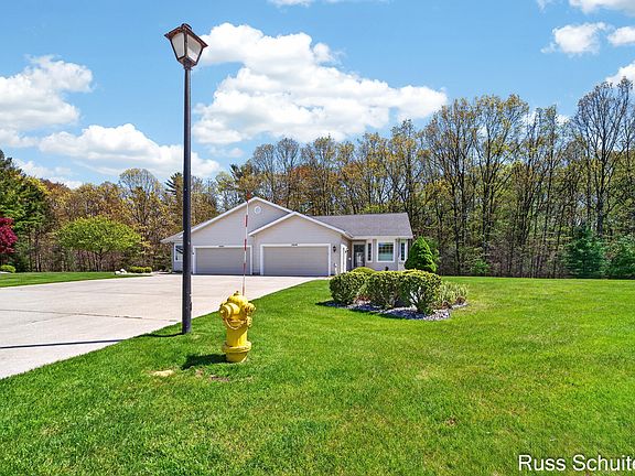 4th image of 3896 Fairway Dr