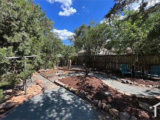 5th image of 1720 Valentia St
