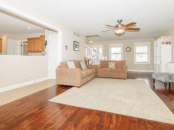5th image of 167 Hickory Pointe Dr