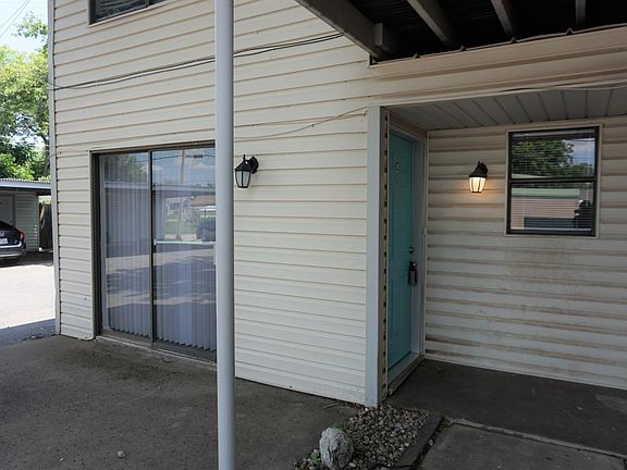 3rd image of 1611 Bell St #C