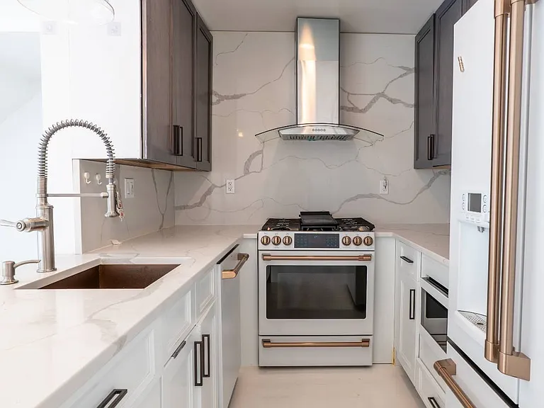 427 Pulaski St #1 — Photo 2