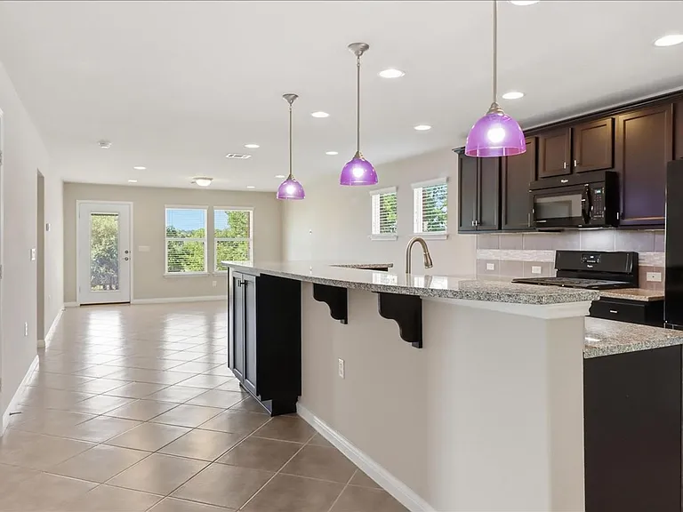816 Hamilton Ln — Photo 12