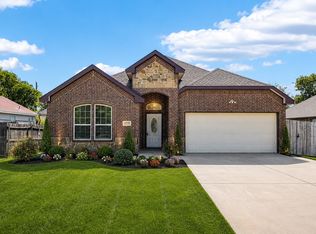 1918 Avenue D, Grand Prairie, TX 75051