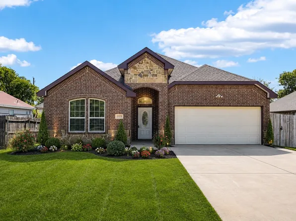 1918 Avenue D, Grand Prairie, TX 75051