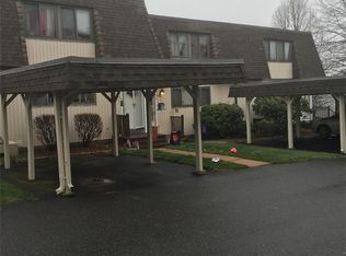 13 Pebblestone Cir #13, Suffield, CT 06078