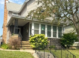 266 Chestnut St, Lockport, NY 14094