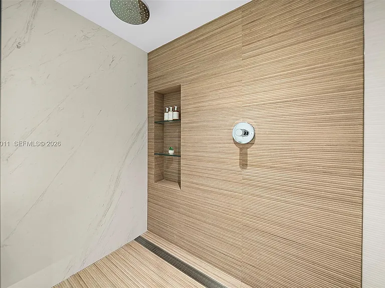 2301 Collins Ave #630 — Photo 35