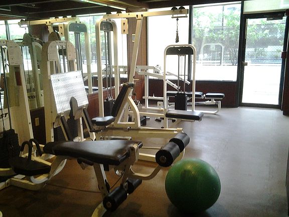 4th image of 600 Ne 36 St #205