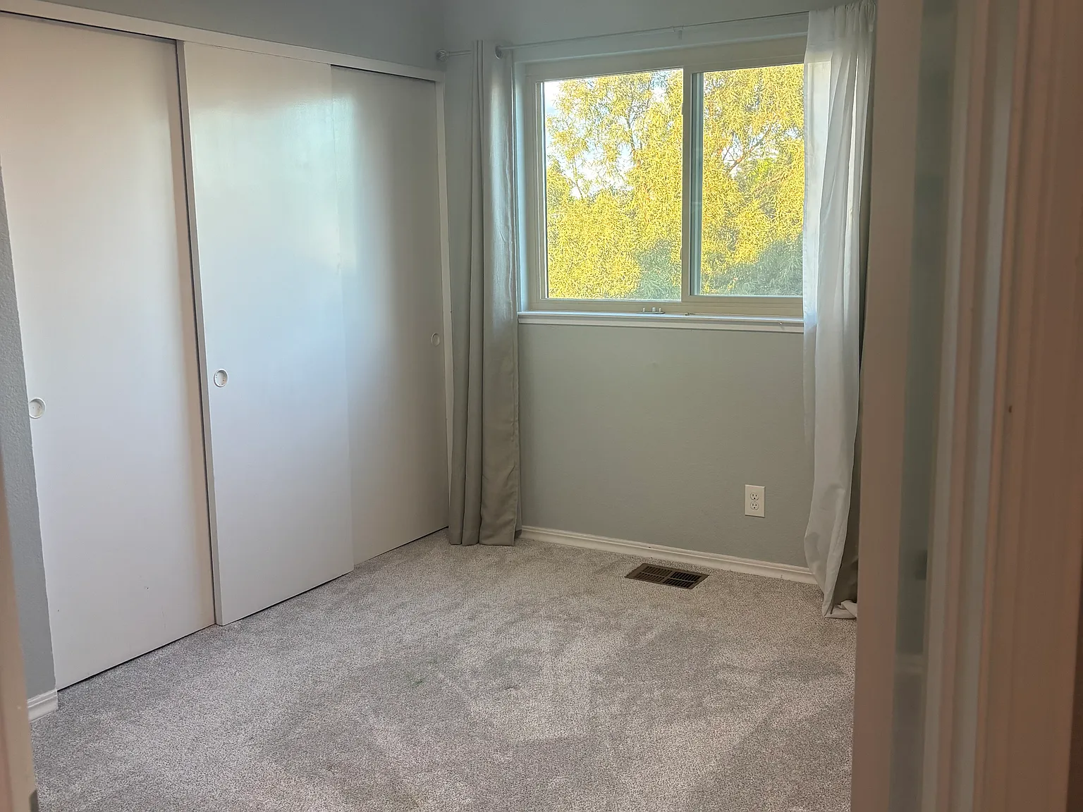3 bed, 2.5 bath, 1453 sqft, $2,500 — Photo 3