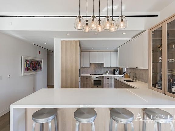 5th image of 180 6th Ave APT 6A