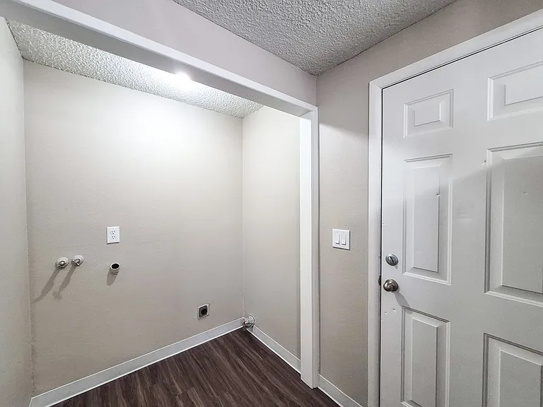 1543-1611 Salishan St SE — Photo 21