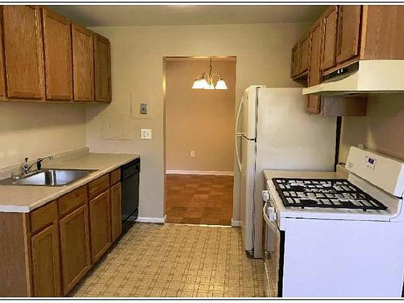 4th image of 868 College Pkwy #20