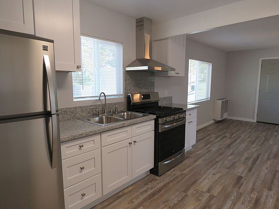 4th image of 11639 Rosewood Ave