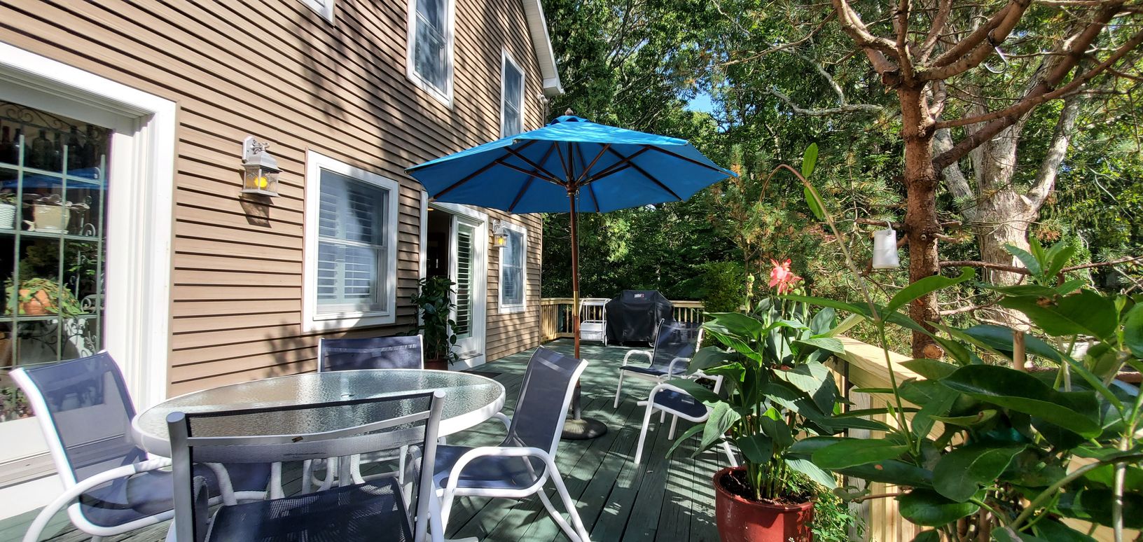  Lots of Room on the Rear Deck