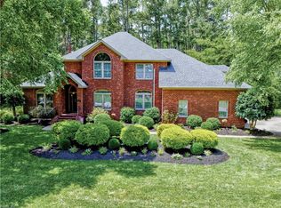 105 Stumpy Lake Ct, Suffolk, VA 23434