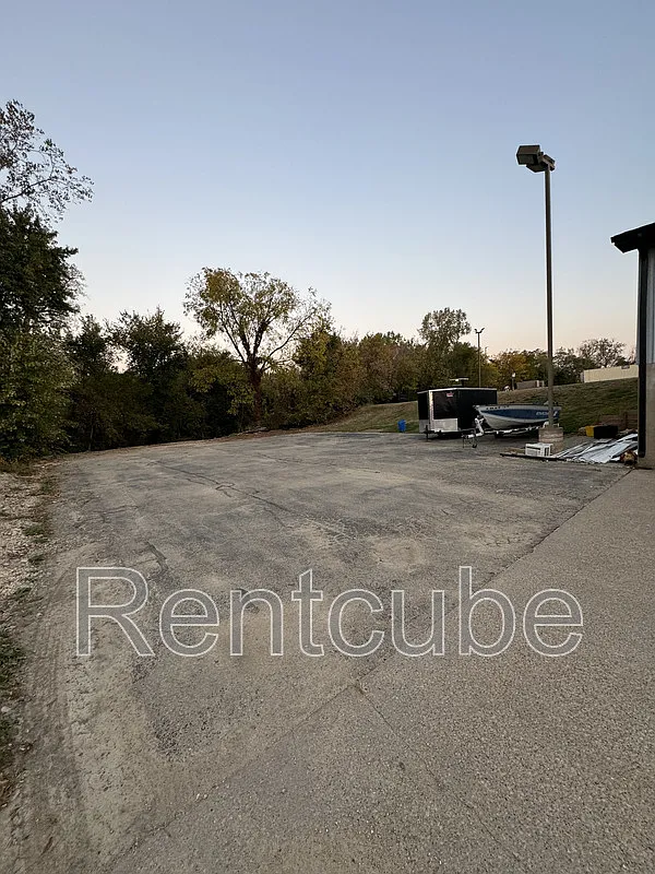 1 bed, 1.0 bath, 2300 sqft, $2,300 — Photo 4