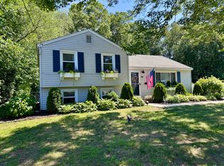 44 Coolidge St, Windsor Locks, CT 06096