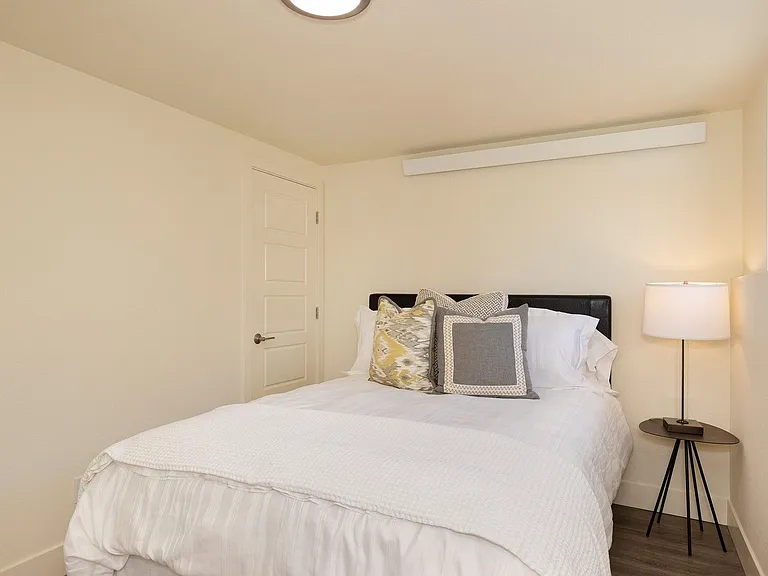 Ballard Seattle 3 Bedroom Apartment for Rent | In-Unit Laundry, Pet Friendly, Parking Available &... — Photo 13