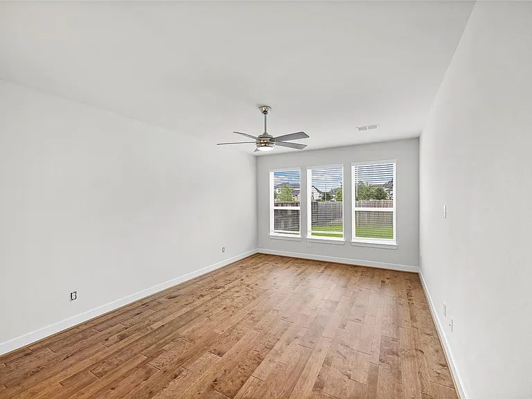 4627 Clear Creek Dr — Photo 10