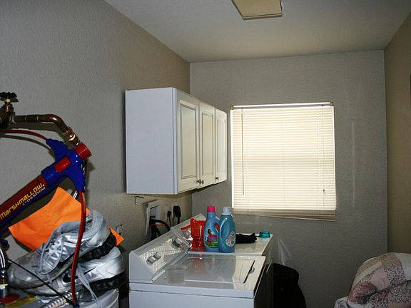 4th image of 219 Walker Ave