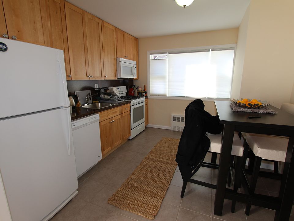 1st image of 2511 Ocean Ave #2
