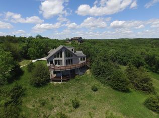 130 Crestview Dr, Yankton, SD 57078