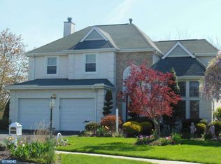 18 Hillhaven Ct, Newtown, PA 18940