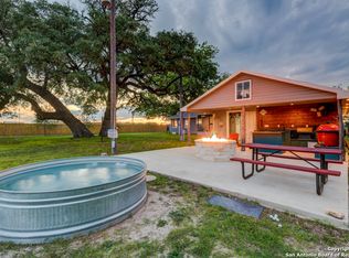 15592 Miller Rd, Saint Hedwig, TX 78152