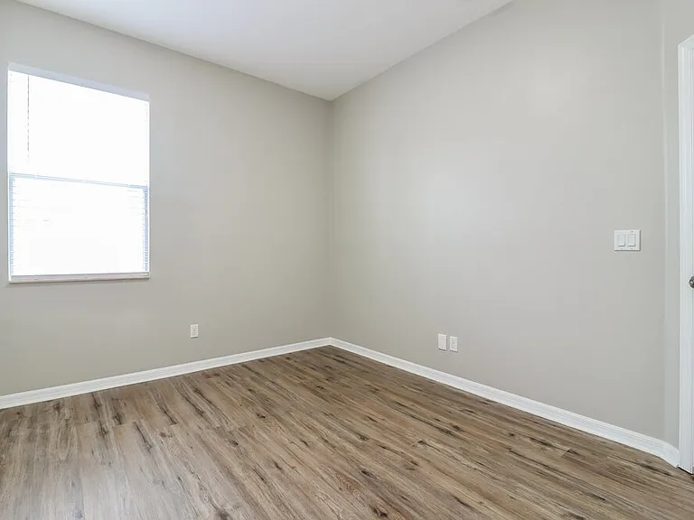 409 Delwood Breck St — Photo 10