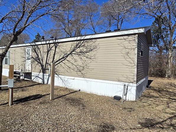 102 Hansen Loop #23, Milbank, SD 57252