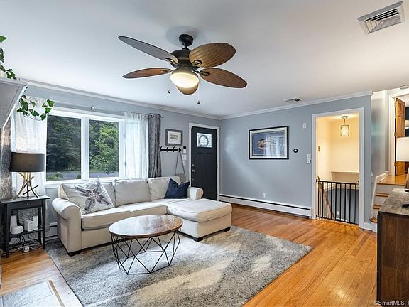 3rd image of 64 Tennyson Ave