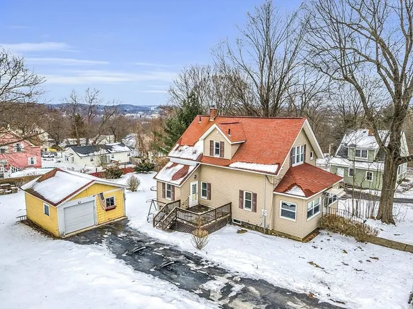 2 Linda Vista St, Worcester, MA 01603