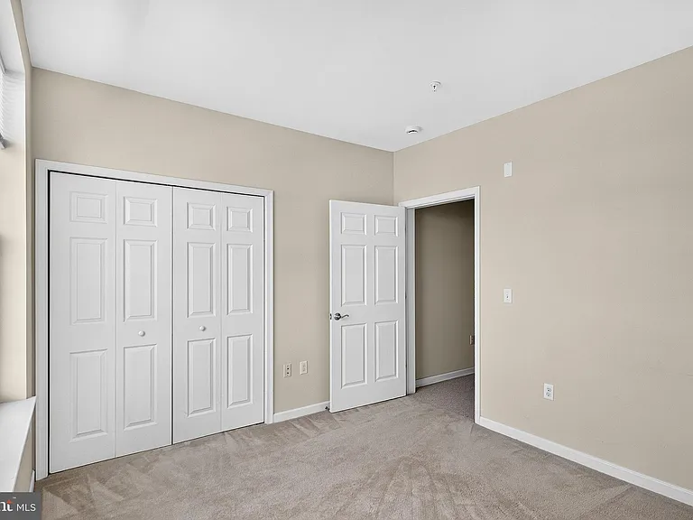 1137 Halifax Pl — Photo 9