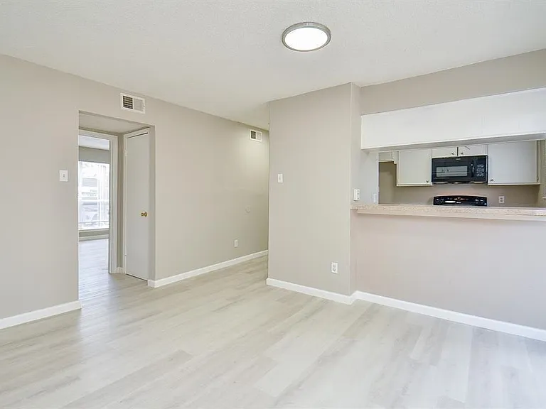 1950 Spenwick Dr #302 — Photo 3