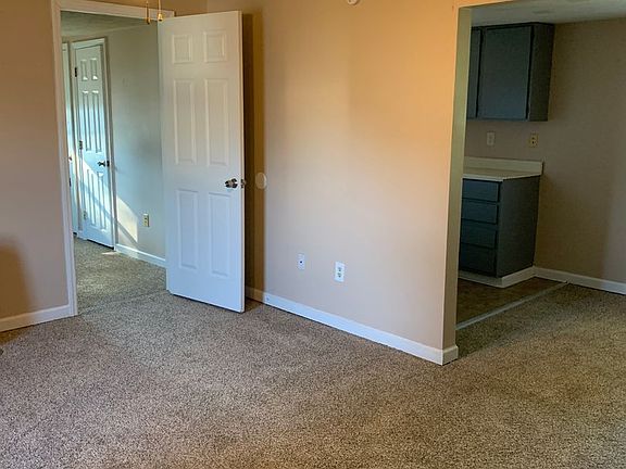 3rd image of 1419 19th St #1419R