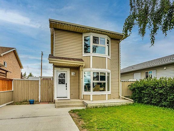 3rd image of 6515 E Martingrove Dr NE