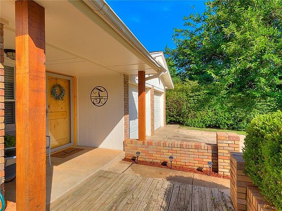 4th image of 218 Tanglewood Dr