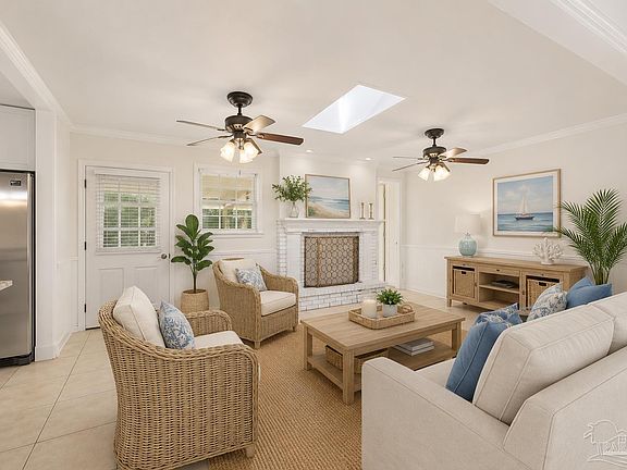 4th image of 204 Nandina Rd
