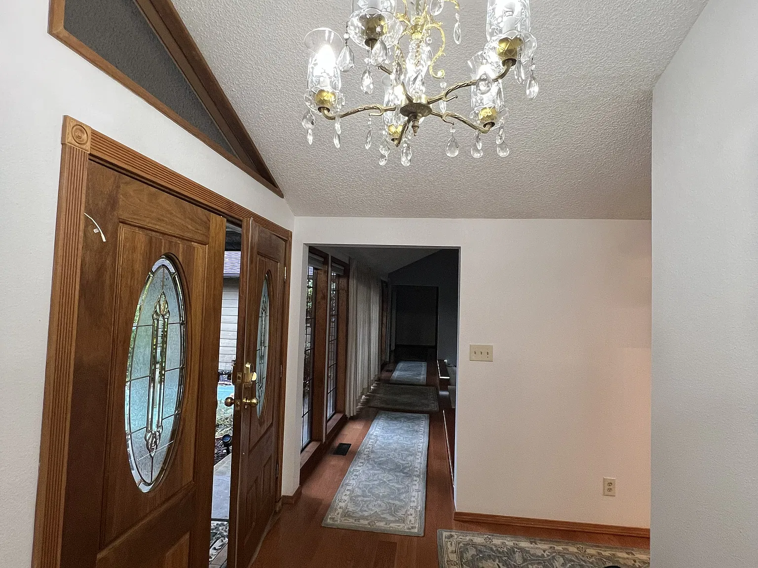 4 bed, 2.5 bath, 3100 sqft, $3,950 — Photo 3