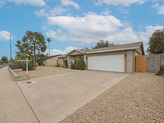 3rd image of 3443 E PARADISE Drive
