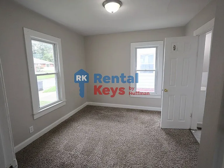 2525 S Rotherwood Ave — Photo 10