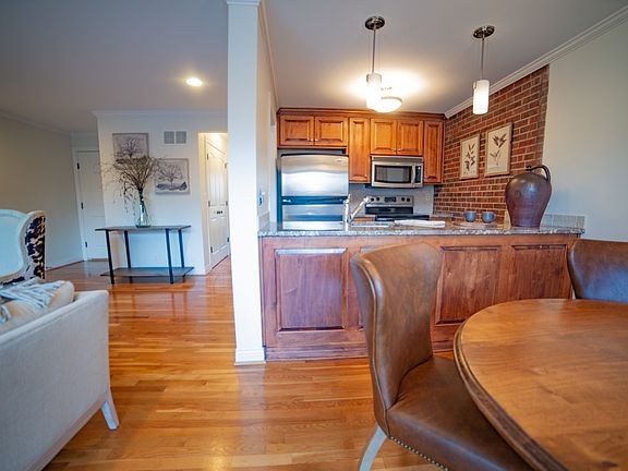 3rd image of 3724 Locust St APT 4