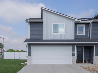 515 Harper Circle Cir, Harrisburg, SD 57032