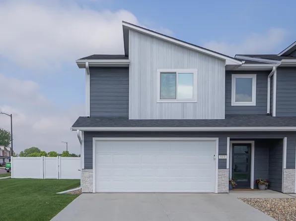 515 Harper Circle Cir, Harrisburg, SD 57032