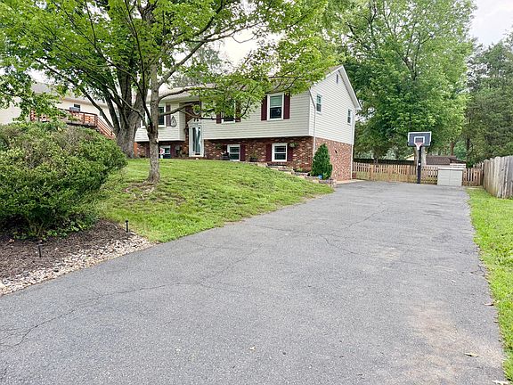 3rd image of 2175 Sebastian Rd