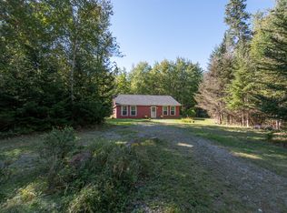 13 Fox Hollow Ln, Seal Cove, ME 04674