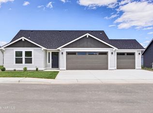 5813 Woolsey Ave, Yakima, WA 98903