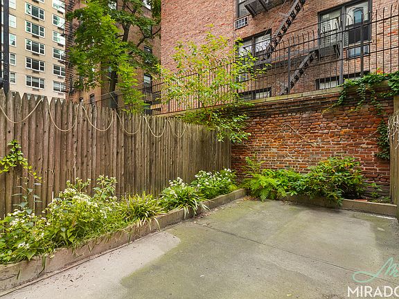 2nd image of 432 E 89th St #D