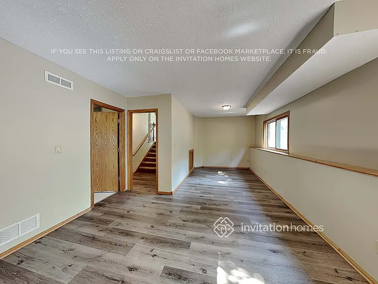 2337 Windsor Ln — Photo 7
