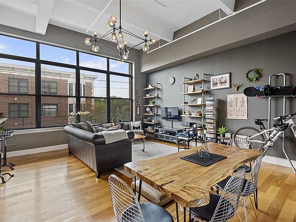 3rd image of 300 Communipaw Ave APT 210
